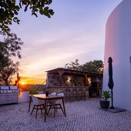 Villa Dois Moinhos Do Vento, *