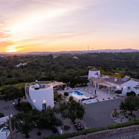 Villa Dois Moinhos Do Vento, *