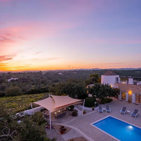 Villa Dois Moinhos Do Vento, *